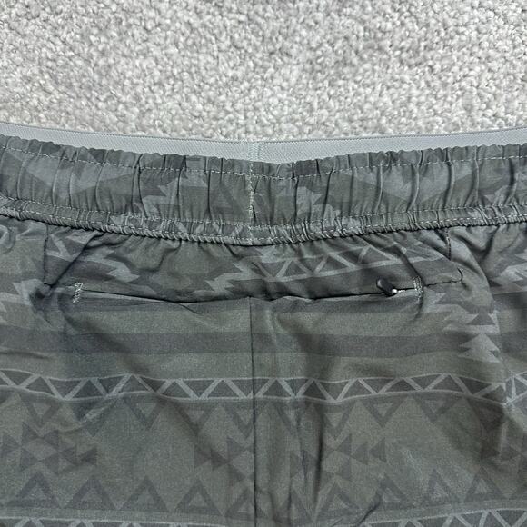 Chubbies 5.5" The Ultimate Training Shorts Mens Sz Medium Black The Quests - Picture 5 of 11